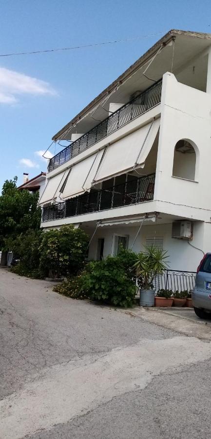 Γεώργιος Παπαϊωάννου Ενοικιαζόμενα Δωμάτια Khrónia Buitenkant foto