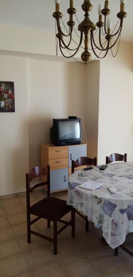 Γεώργιος Παπαϊωάννου Ενοικιαζόμενα Δωμάτια Khrónia Buitenkant foto